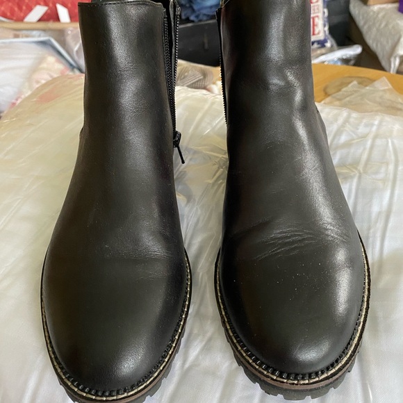 Chelsea leather ankle bootie 8 B - Picture 5 of 10